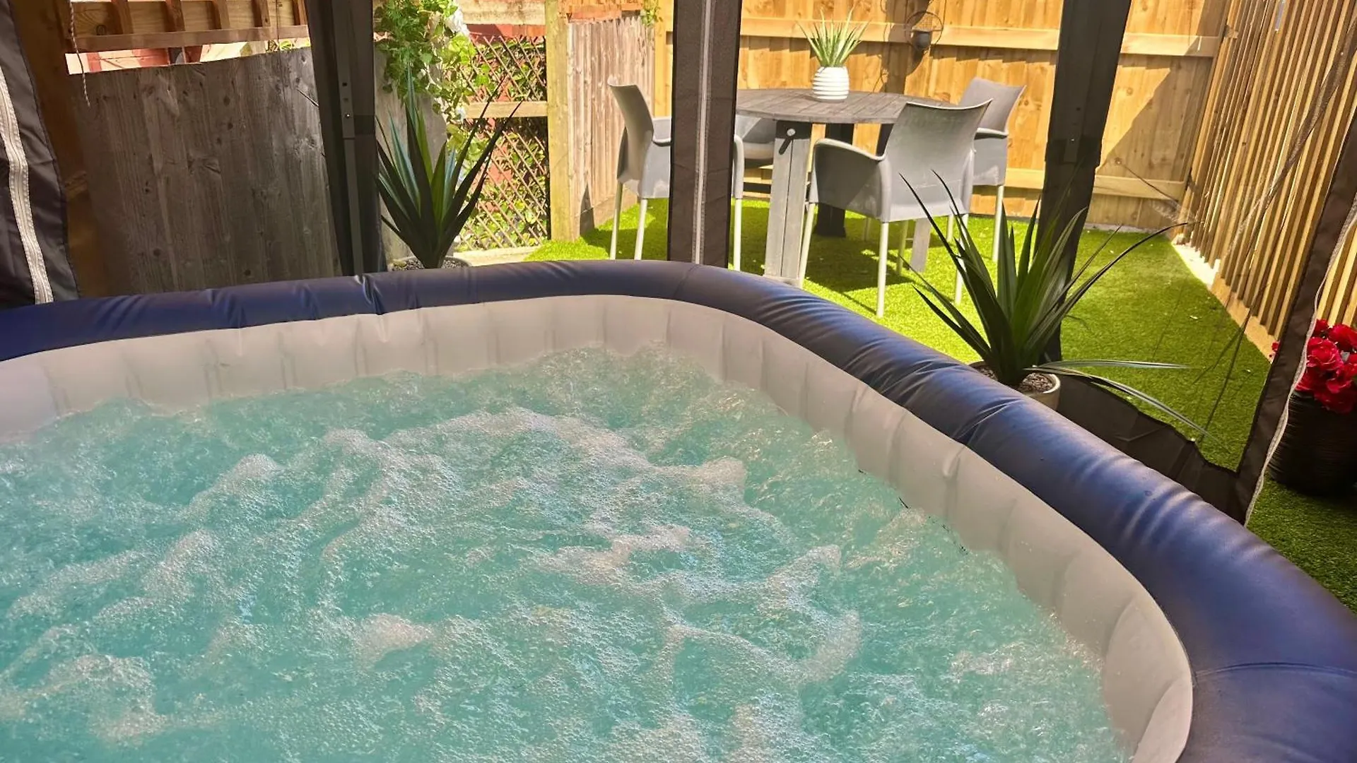 The Den Of Desire - Adults Only Experience - Walk To Beach And Town Centre - Bournemouth Apartment